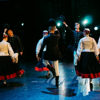 Dancim 70 Latvijas Nacionālajā operā - Foto Anna Zvejniece un Jurģis Rikveilis