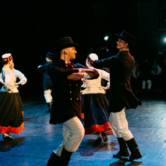 Dancim 70 Latvijas Nacionālajā operā - Foto Anna Zvejniece un Jurģis Rikveilis