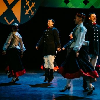 Dancim 70 Latvijas Nacionālajā operā - Foto Anna Zvejniece un Jurģis Rikveilis