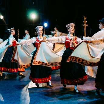 Dancim 70 Latvijas Nacionālajā operā - Foto Anna Zvejniece un Jurģis Rikveilis