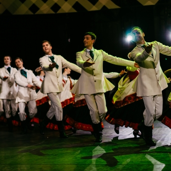 Dancim 70 Latvijas Nacionālajā operā - Foto Anna Zvejniece un Jurģis Rikveilis