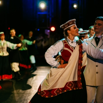 Dancim 70 Latvijas Nacionālajā operā - Foto Anna Zvejniece un Jurģis Rikveilis