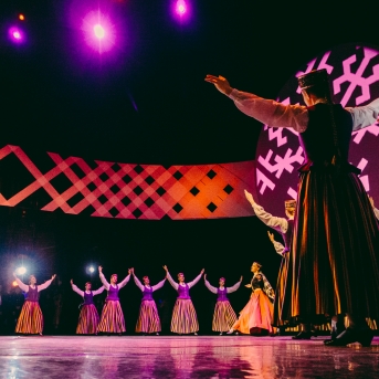 Dancim 70 Latvijas Nacionālajā operā - Foto Anna Zvejniece un Jurģis Rikveilis