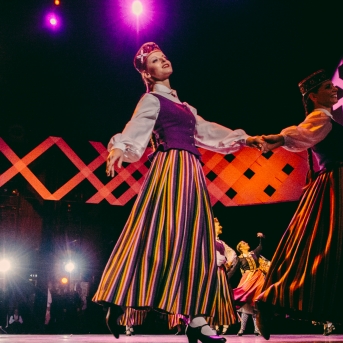 Dancim 70 Latvijas Nacionālajā operā - Foto Anna Zvejniece un Jurģis Rikveilis