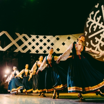 Dancim 70 Latvijas Nacionālajā operā - Foto Anna Zvejniece un Jurģis Rikveilis