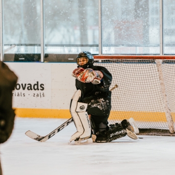 Dancis vs Vektors - draudzīgais hokeja duelis - Foto Jurģis Rikveilis