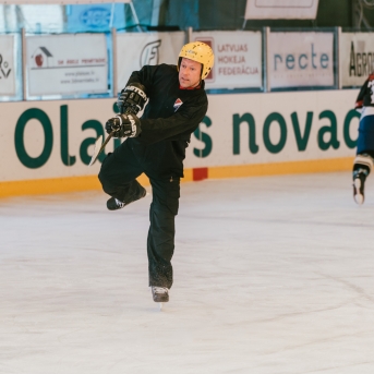 Dancis vs Vektors - draudzīgais hokeja duelis - Foto Jurģis Rikveilis