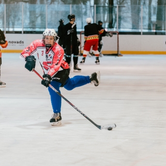 Dancis vs Vektors - draudzīgais hokeja duelis - Foto Jurģis Rikveilis