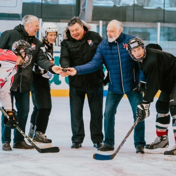 Dancis vs Vektors - draudzīgais hokeja duelis - Foto Jurģis Rikveilis