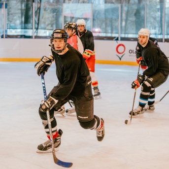 Dancis vs Vektors - draudzīgais hokeja duelis - Foto Jurģis Rikveilis
