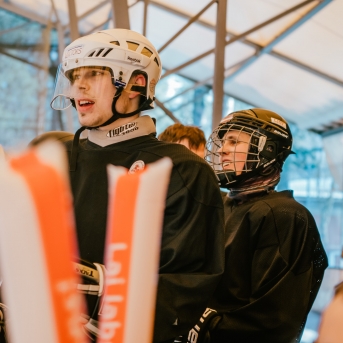 Dancis vs Vektors - draudzīgais hokeja duelis - Foto Jurģis Rikveilis