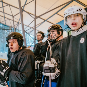 Dancis vs Vektors - draudzīgais hokeja duelis - Foto Jurģis Rikveilis