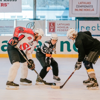 Dancis vs Vektors - draudzīgais hokeja duelis - Foto Jurģis Rikveilis