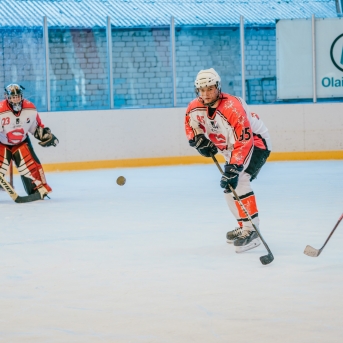 Dancis vs Vektors - draudzīgais hokeja duelis - Foto Jurģis Rikveilis