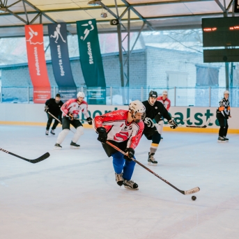 Dancis vs Vektors - draudzīgais hokeja duelis - Foto Jurģis Rikveilis
