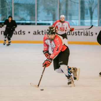 Dancis vs Vektors - draudzīgais hokeja duelis - Foto Jurģis Rikveilis