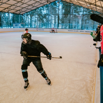 Dancis vs Vektors - draudzīgais hokeja duelis - Foto Jurģis Rikveilis