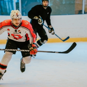 Dancis vs Vektors - draudzīgais hokeja duelis - Foto Jurģis Rikveilis