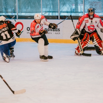 Dancis vs Vektors - draudzīgais hokeja duelis - Foto Jurģis Rikveilis