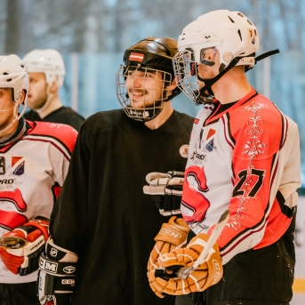 Dancis vs Vektors - draudzīgais hokeja duelis - Foto Jurģis Rikveilis