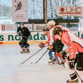 Dancis vs Vektors - draudzīgais hokeja duelis - Foto Jurģis Rikveilis