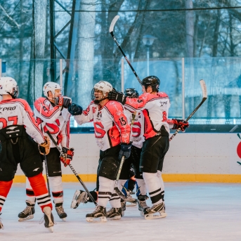 Dancis vs Vektors - draudzīgais hokeja duelis - Foto Jurģis Rikveilis
