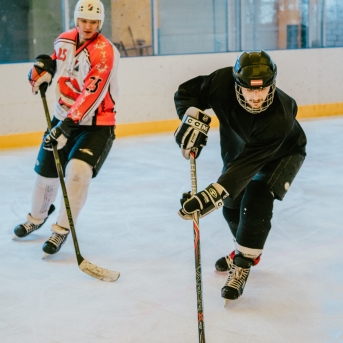 Dancis vs Vektors - draudzīgais hokeja duelis - Foto Jurģis Rikveilis