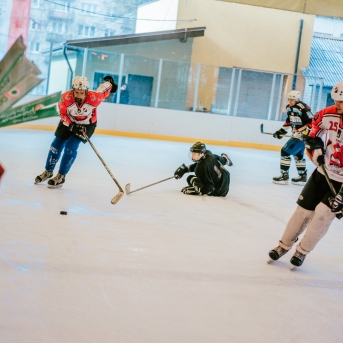 Dancis vs Vektors - draudzīgais hokeja duelis - Foto Jurģis Rikveilis
