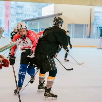Dancis vs Vektors - draudzīgais hokeja duelis - Foto Jurģis Rikveilis