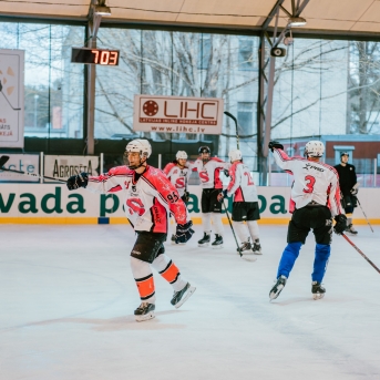 Dancis vs Vektors - draudzīgais hokeja duelis - Foto Jurģis Rikveilis