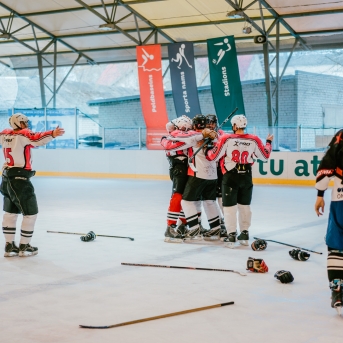 Dancis vs Vektors - draudzīgais hokeja duelis - Foto Jurģis Rikveilis