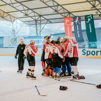 Dancis vs Vektors - draudzīgais hokeja duelis - Foto Jurģis Rikveilis