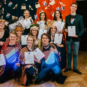 Gada balle „Danča modes - No klasikas līdz avangardam“ - Foto Anna Zvejniece