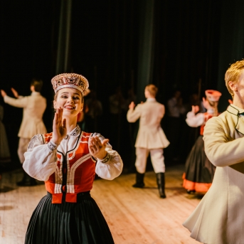 „Ceļā uz Deju svētkiem“ CATA kultūras namā, Cēsīs - Foto Jurģis Rikveilis, Reinis Bērze, Kārlis Lācis