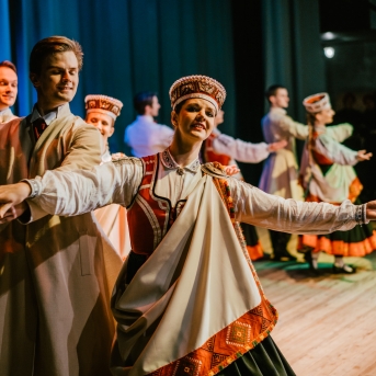 „Ceļā uz Deju svētkiem“ CATA kultūras namā, Cēsīs - Foto Jurģis Rikveilis, Reinis Bērze, Kārlis Lācis