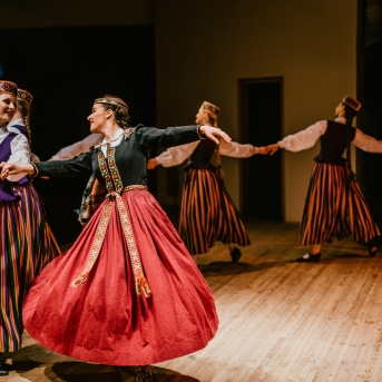 „Ceļā uz Deju svētkiem“ CATA kultūras namā, Cēsīs - Foto Jurģis Rikveilis, Reinis Bērze, Kārlis Lācis