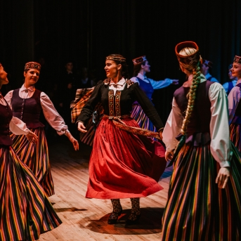 „Ceļā uz Deju svētkiem“ CATA kultūras namā, Cēsīs - Foto Jurģis Rikveilis, Reinis Bērze, Kārlis Lācis