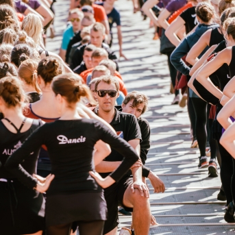Dancis mēģinājumos Daugavas stadionā - Foto Jurģis Rikveilis