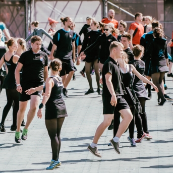 Dancis mēģinājumos Daugavas stadionā - Foto Jurģis Rikveilis