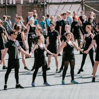Dancis mēģinājumos Daugavas stadionā - Foto Jurģis Rikveilis