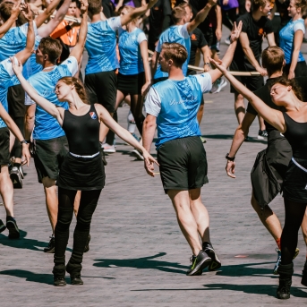 Dancis mēģinājumos Daugavas stadionā - Foto Jurģis Rikveilis