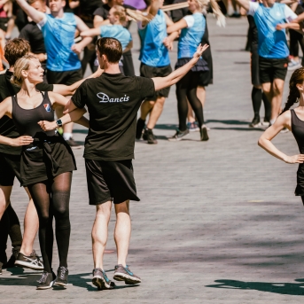 Dancis mēģinājumos Daugavas stadionā - Foto Jurģis Rikveilis