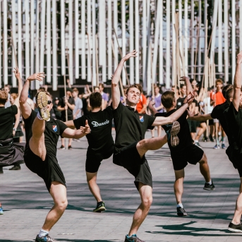 Dancis mēģinājumos Daugavas stadionā - Foto Jurģis Rikveilis