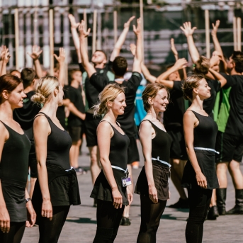 Dancis mēģinājumos Daugavas stadionā - Foto Jurģis Rikveilis