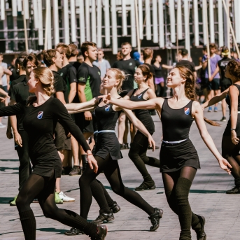 Dancis mēģinājumos Daugavas stadionā - Foto Jurģis Rikveilis