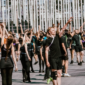 Dancis mēģinājumos Daugavas stadionā - Foto Jurģis Rikveilis