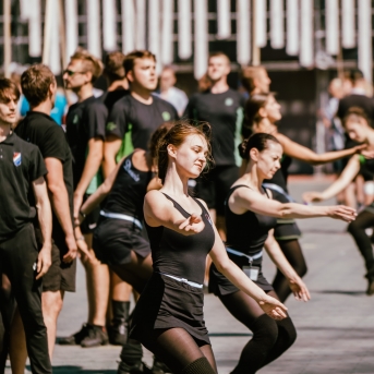 Dancis mēģinājumos Daugavas stadionā - Foto Jurģis Rikveilis