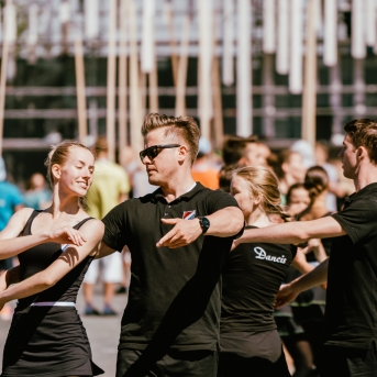 Dancis mēģinājumos Daugavas stadionā - Foto Jurģis Rikveilis