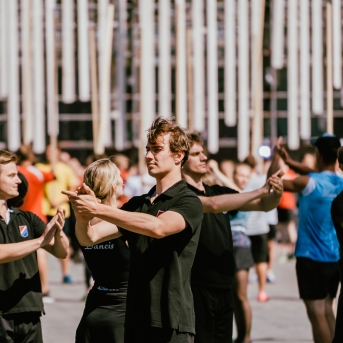 Dancis mēģinājumos Daugavas stadionā - Foto Jurģis Rikveilis