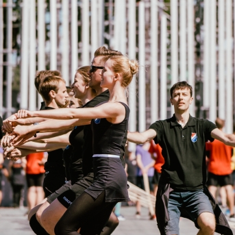 Dancis mēģinājumos Daugavas stadionā - Foto Jurģis Rikveilis